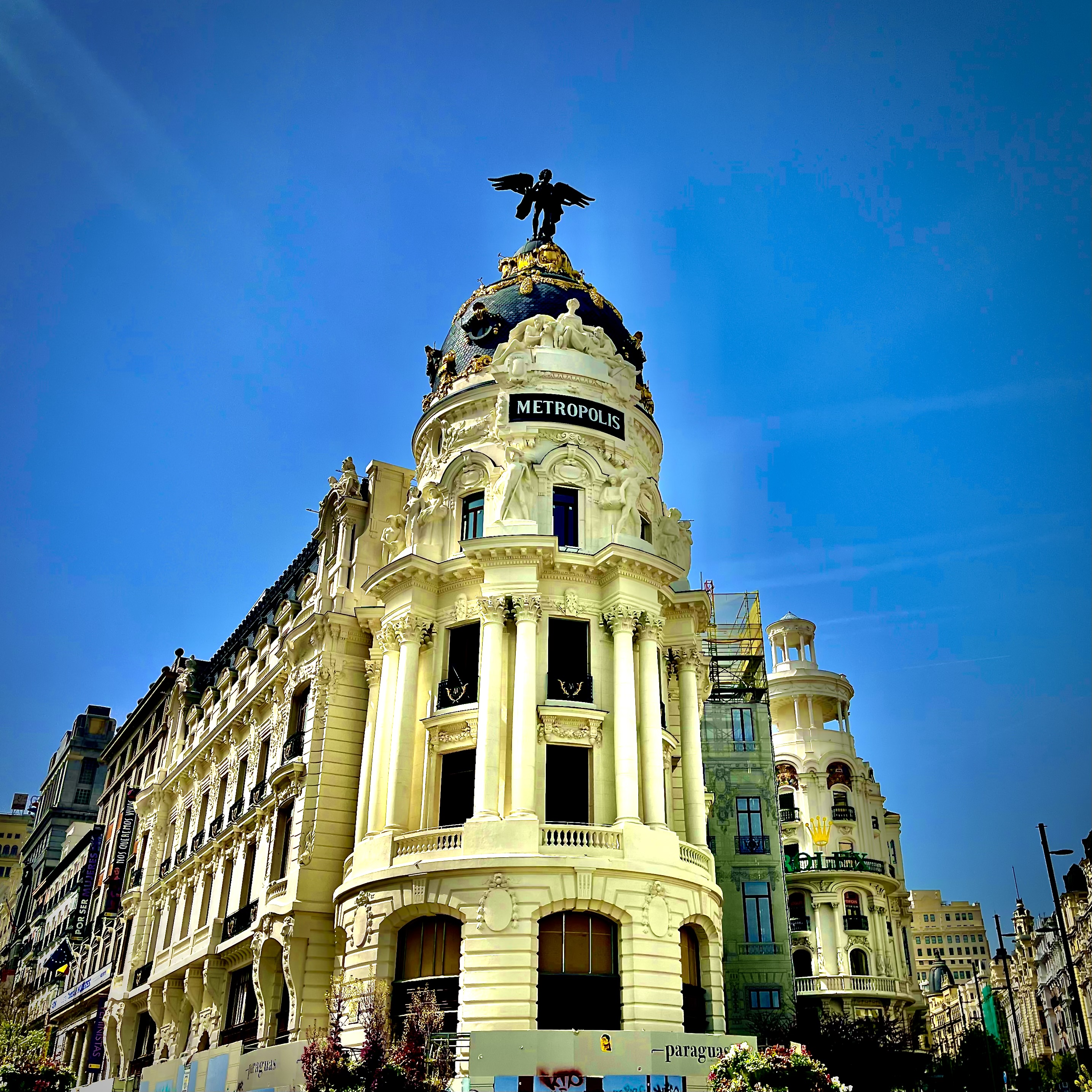 MADRID: Leyendas Locales + Legends The Home Of Football*