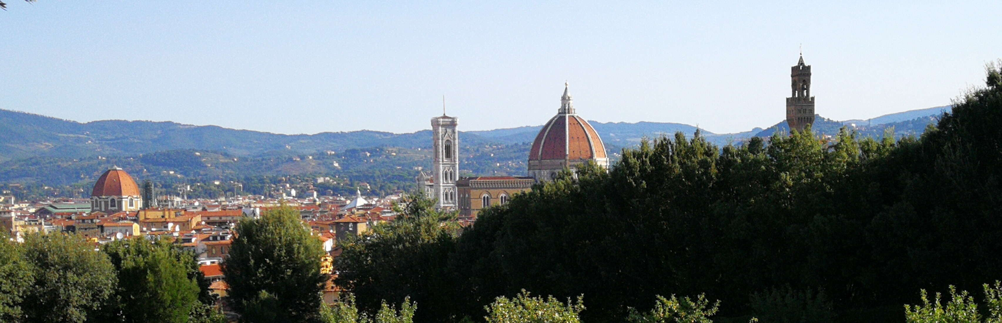 The Enchantment of Florence unveiling the historical center in a Up-to-Five-Participants Guided Tour