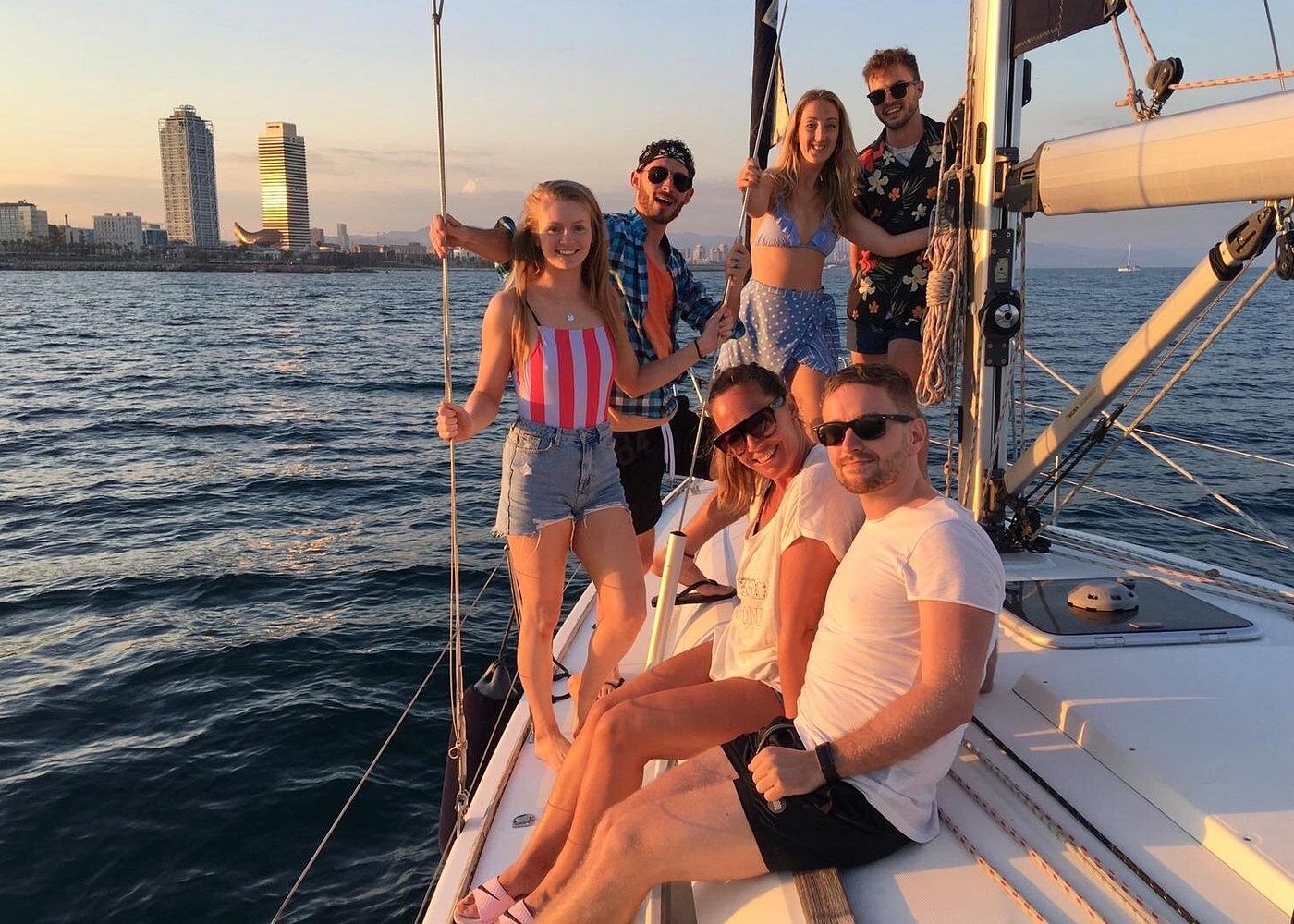 Private Sunset Sailing in Barcelona with Tapas, Cava & Paddleboarding