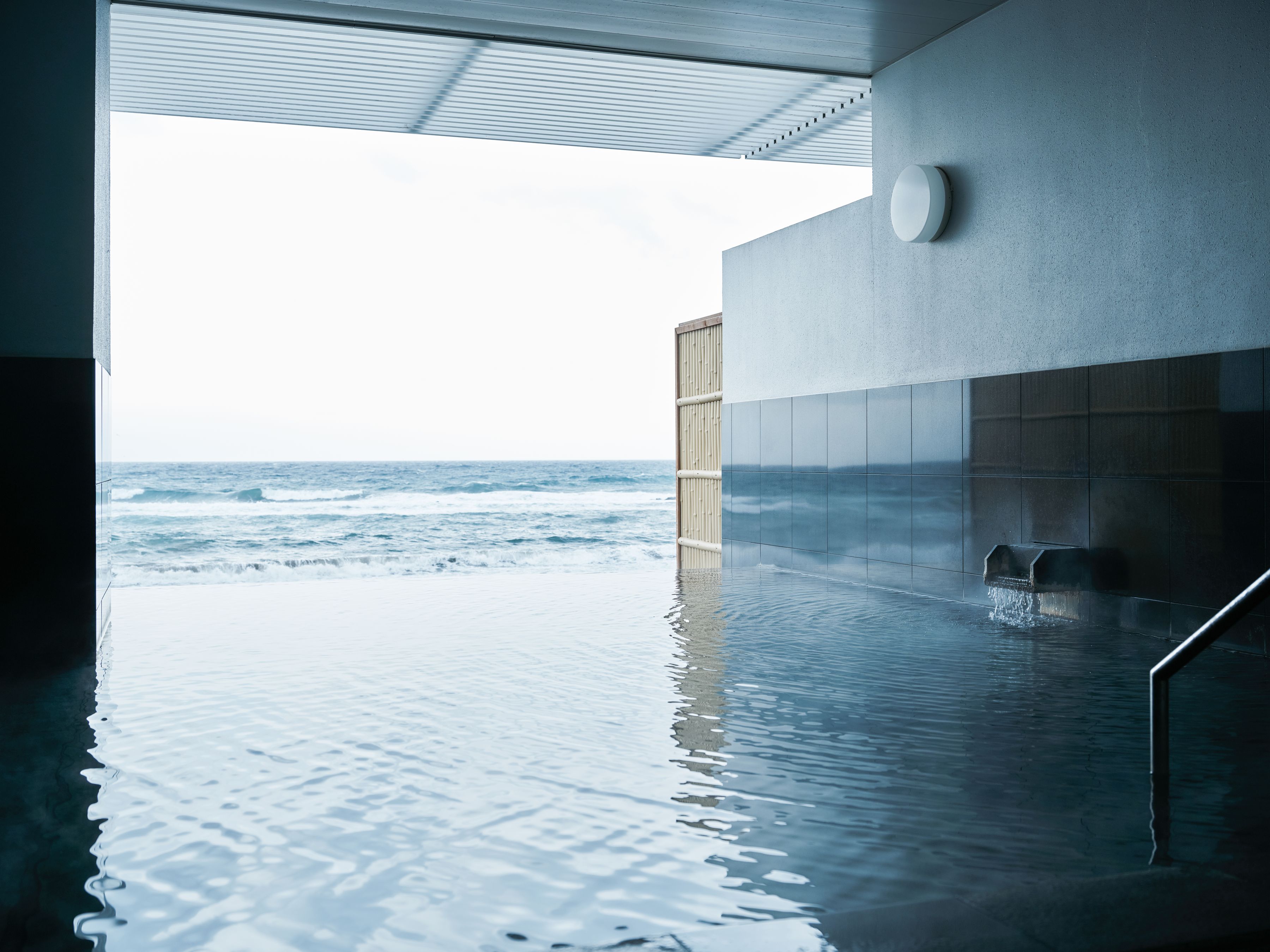 [Yunohama Hotel] One-day bath Enjoy the “Infinity” open-air bath with a stunning view!  Naturally sourced hot spring bath