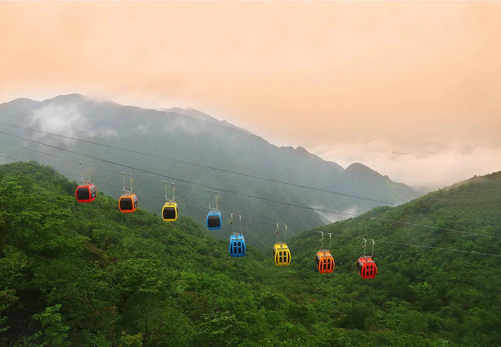 1-day Yunshang Mountain Grasslands Via-Ferrata, Glass Bridge & Power Paragliding from Hangzhou