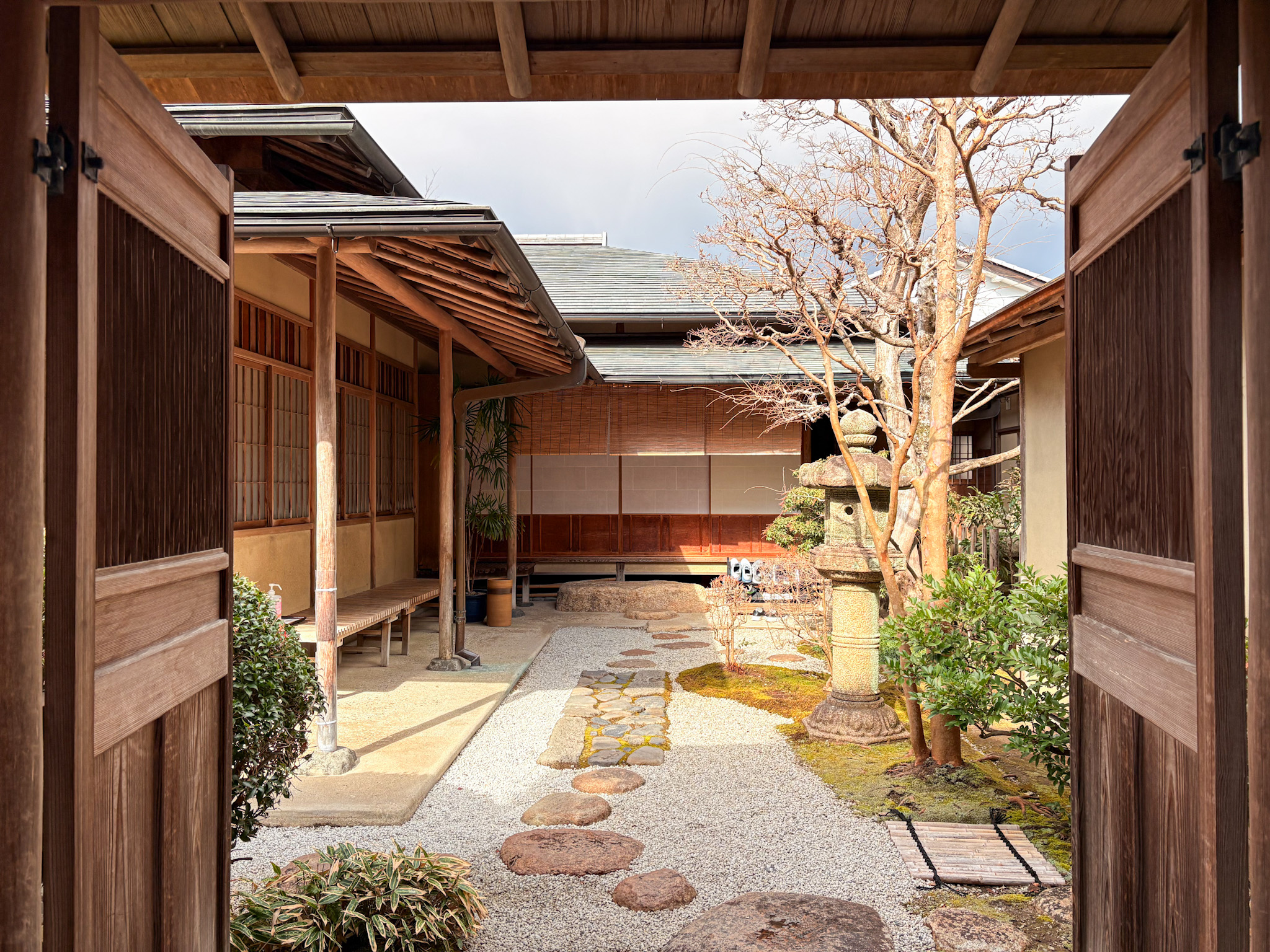 Uji Zen & Tea Immersion: Meditation and Premium Tea Experience