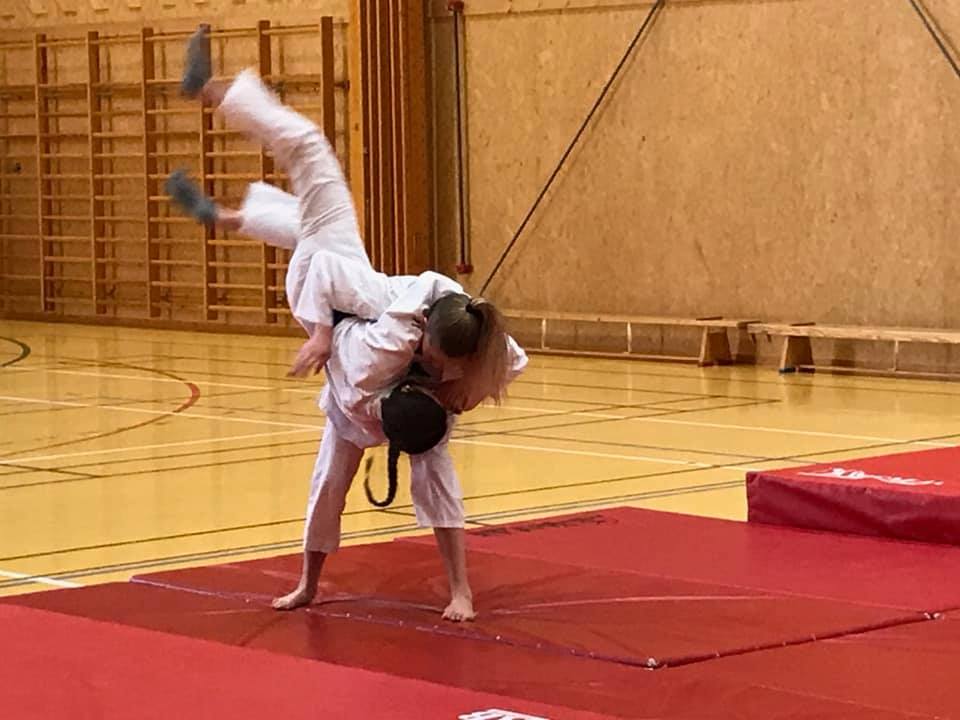 Outdoor Jiu Jitsu training, self-defence for women