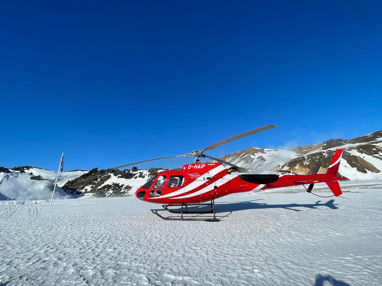 Elements of Iceland - Glacier & Geothermal Landings Helicopter Tour from Reykjavík
