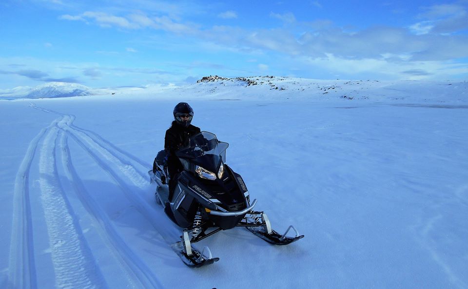 1 Hour snowmobile tour