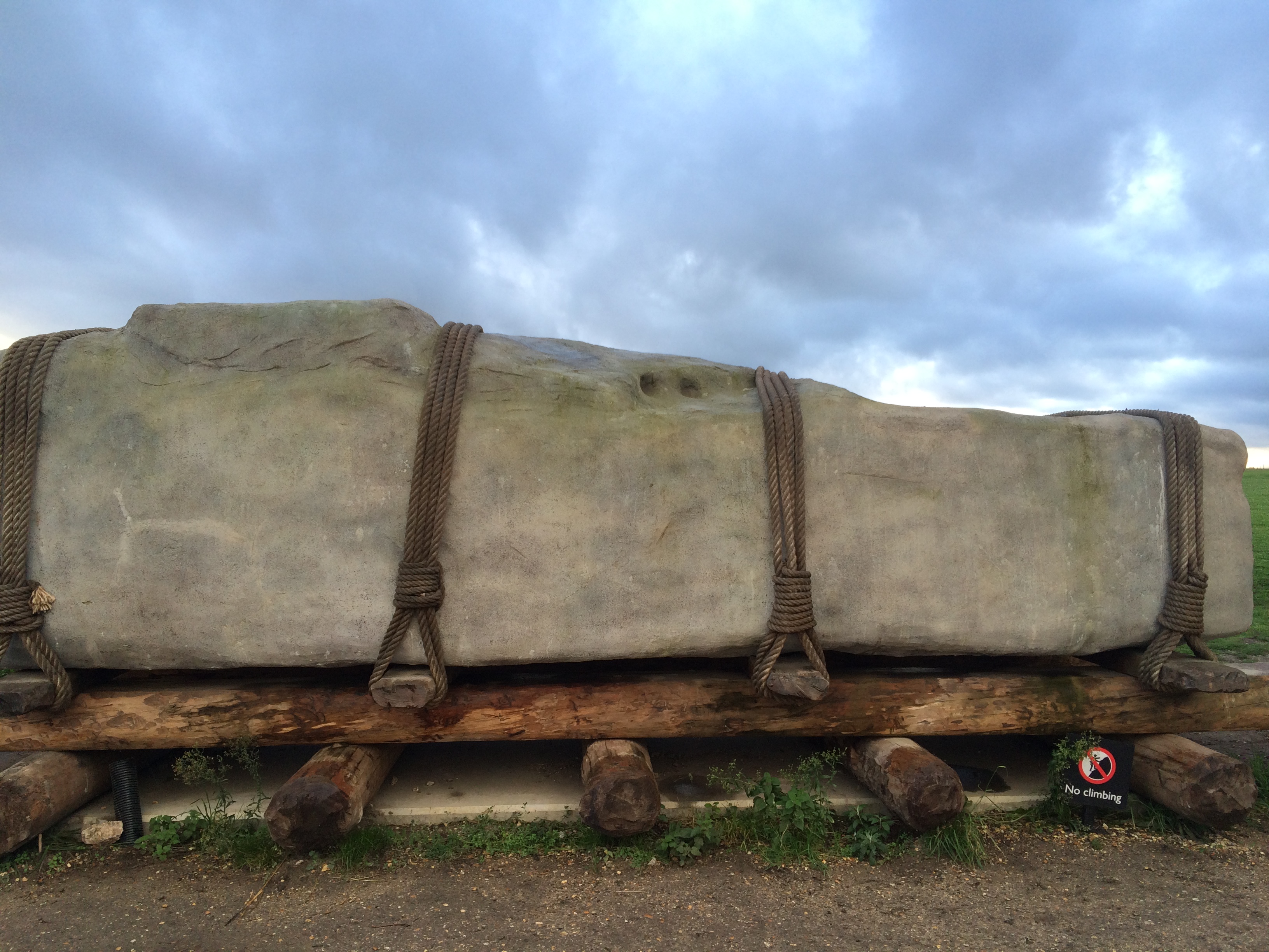 Private Full-Day Tour of  Stonehenge and Bath from London
