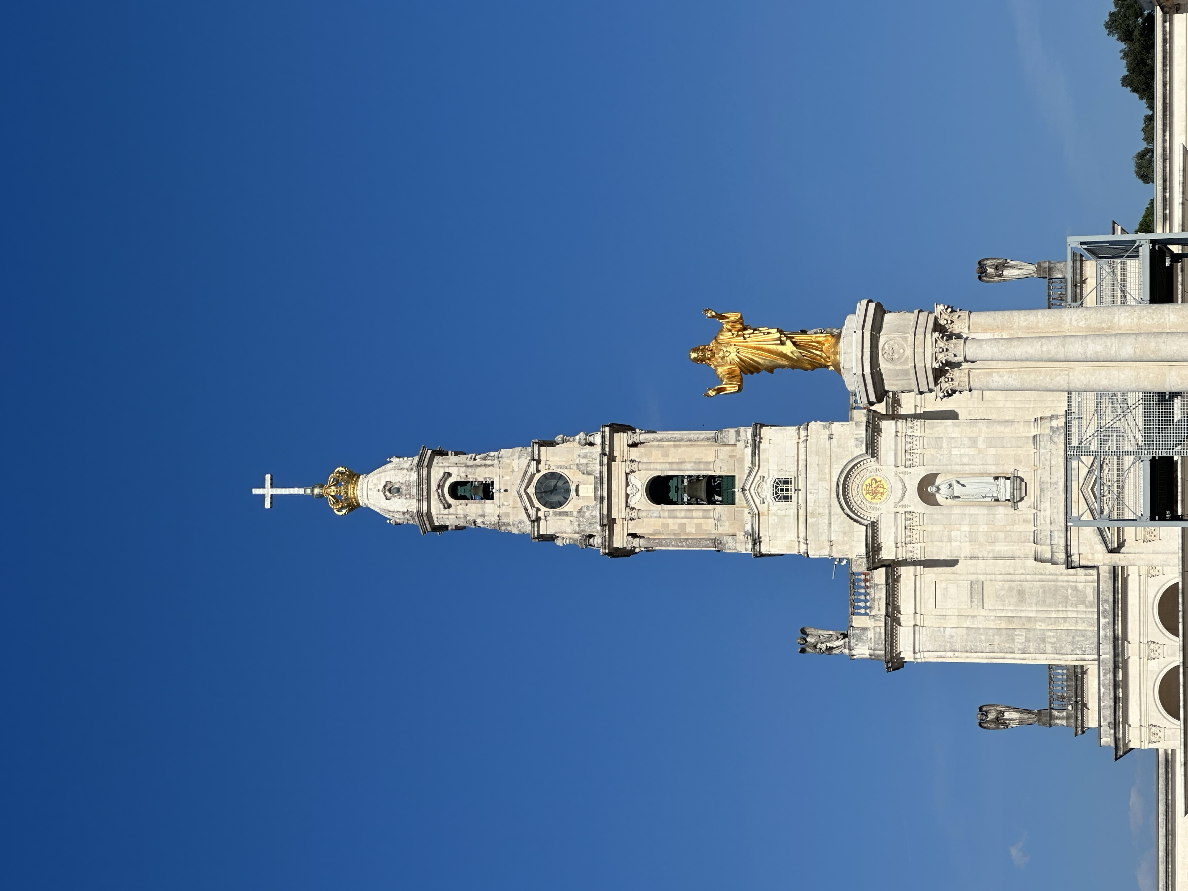 Fátima, Nazaré & Óbidos: Faith, Big Waves & Medieval Walls