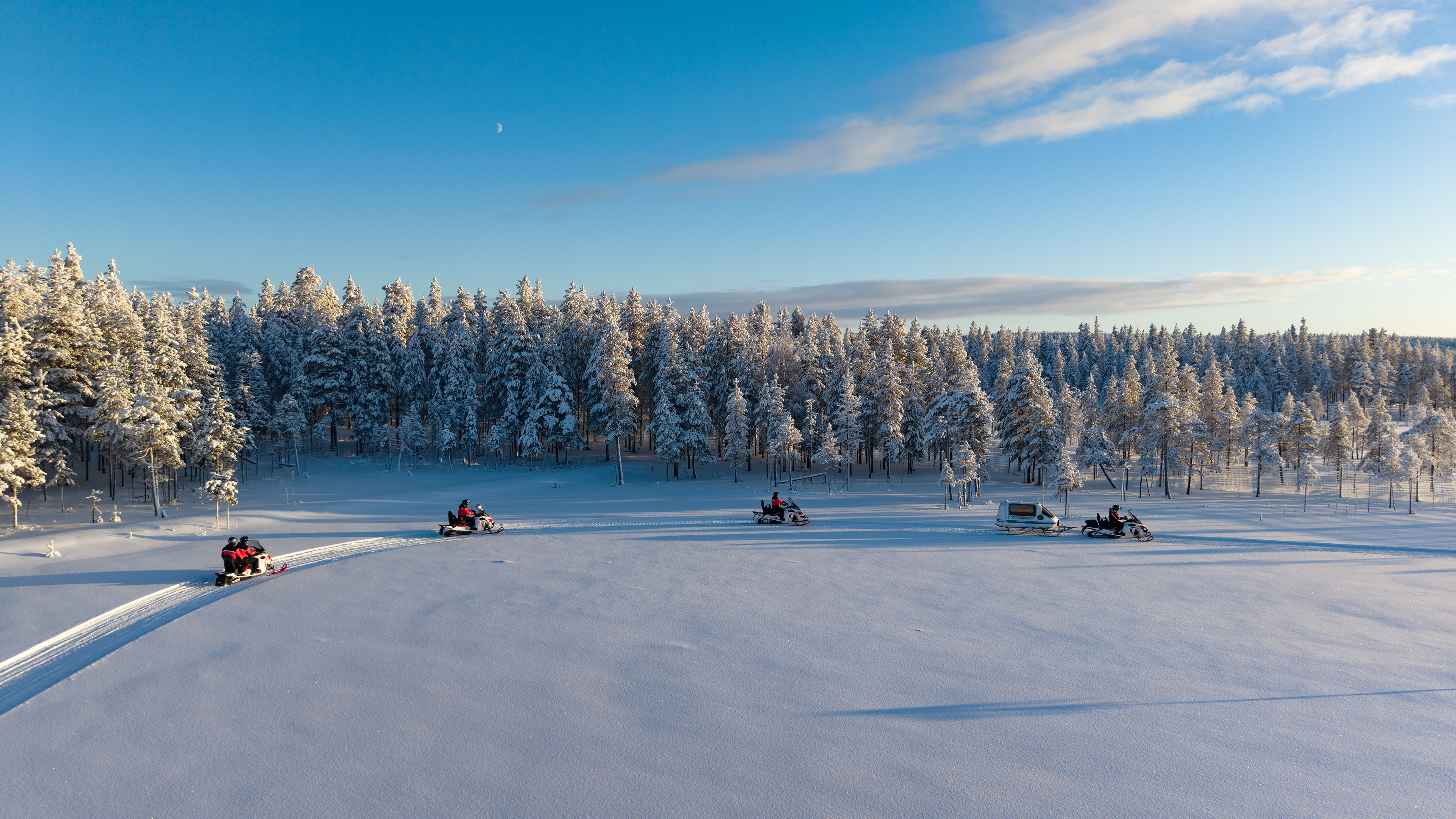 3 h electric snowmobile safari in Rovaniemi