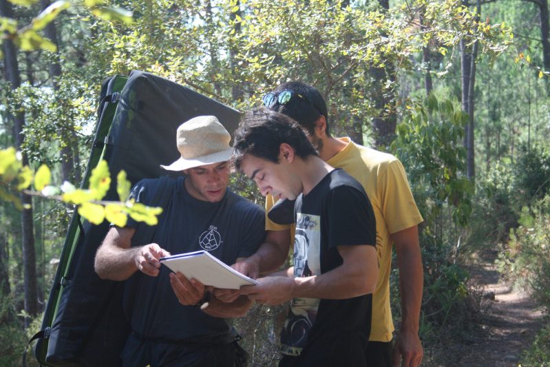 Group Bouldering in Cascais, Lisbon