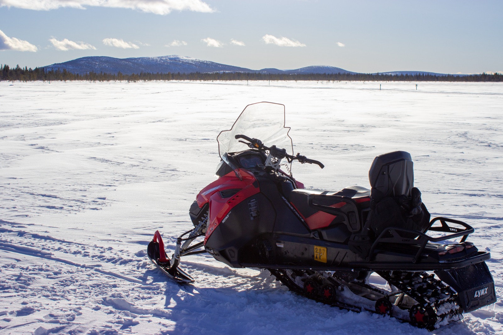 A Snowmobile tour: 6 Hour Authentic Snowmobile Safari to Visit Lappish Villages in Levi