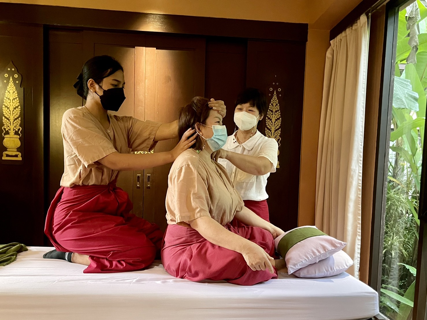 (3hrs) Partner Massage Lesson (Thai or Aromatherapy Style ) (Booking for 2 guests only)