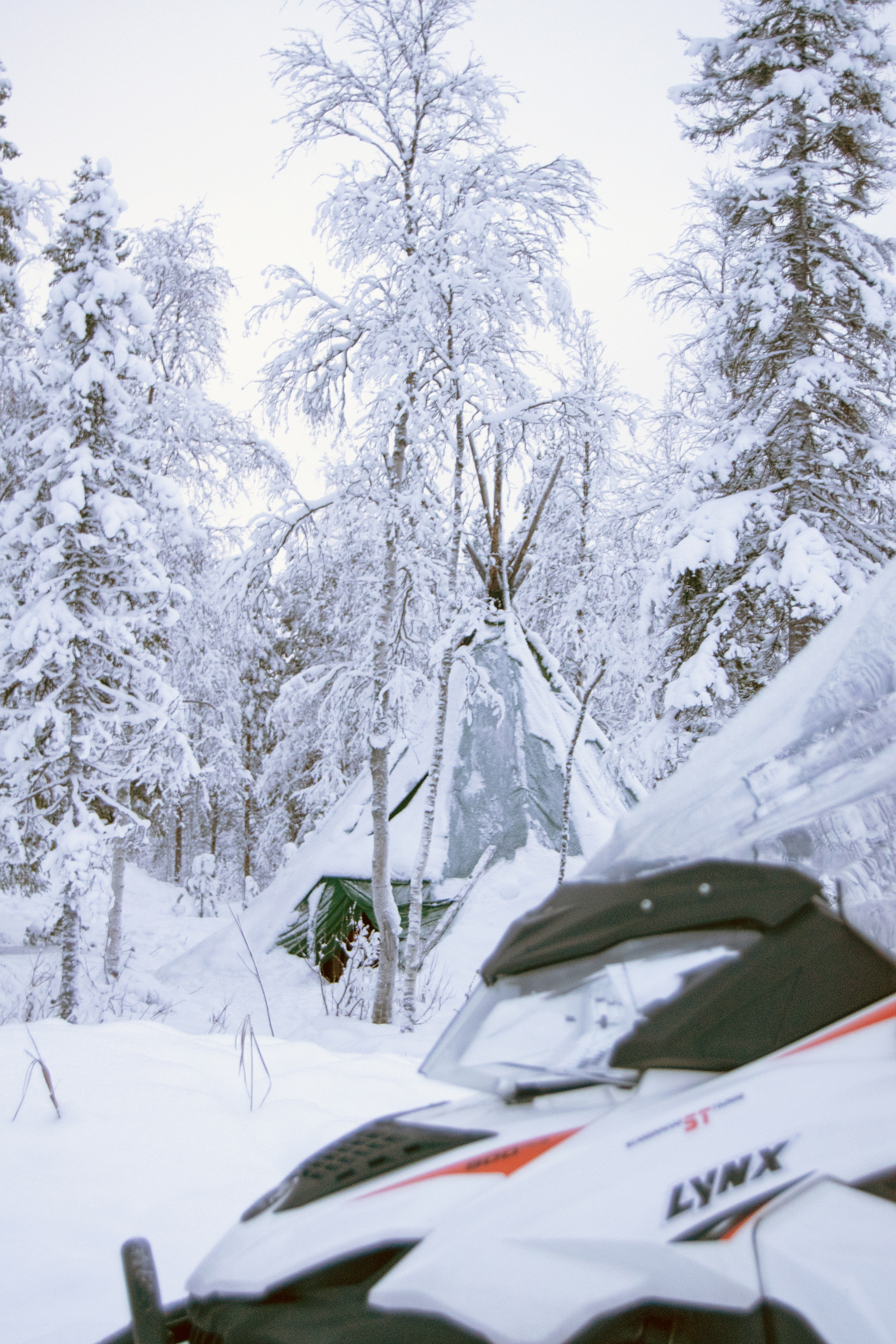 Snowmobile tour to lapp tent - Private group