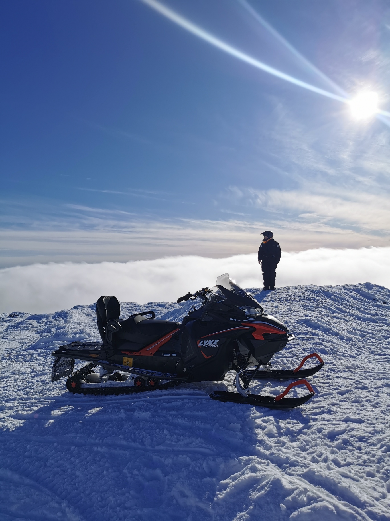 Snowmobile tour to Kumputunturi fell by snowmobile (100km)