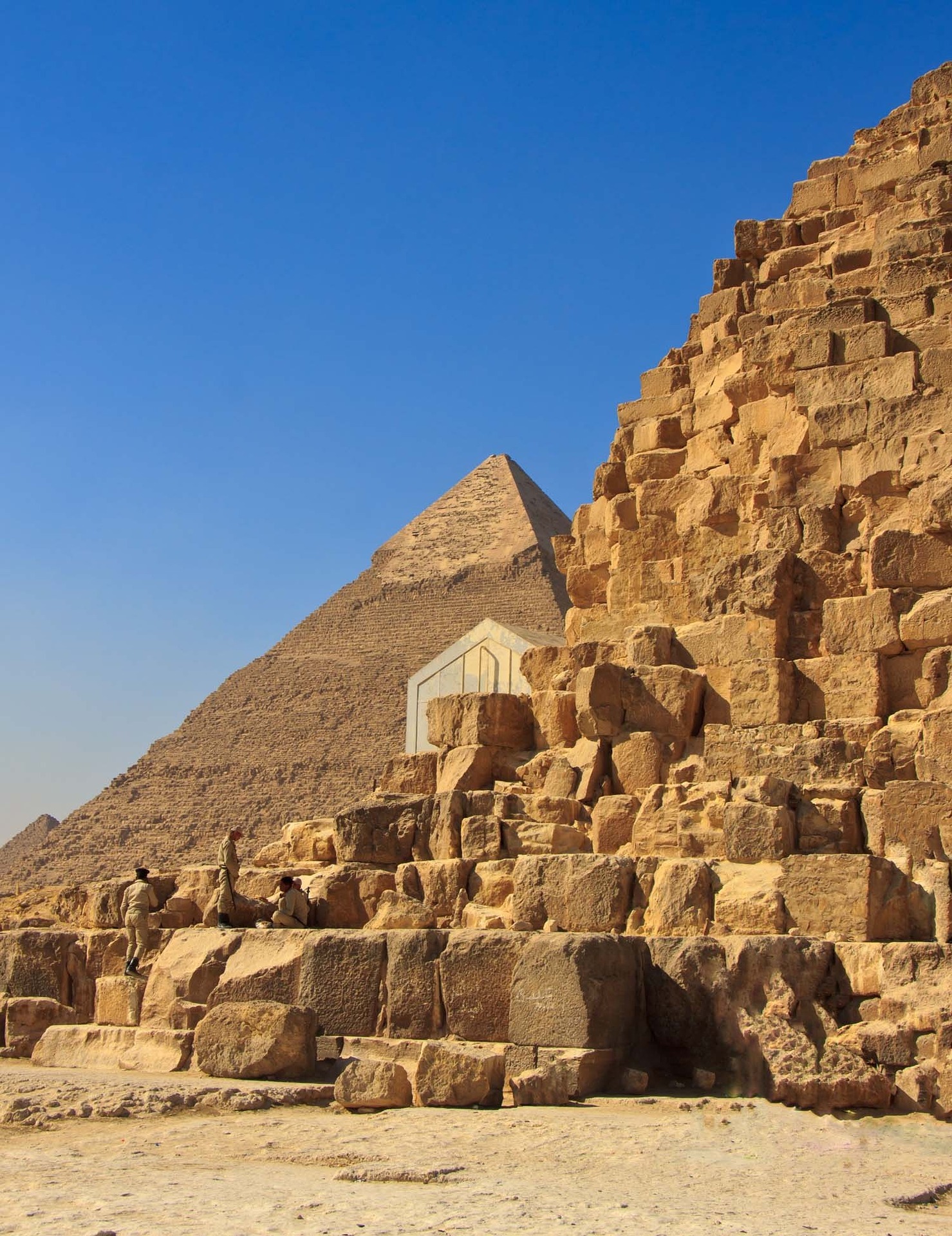 Cairo by Plane: Giza Pyramids, Egyptian Museum & Khan El Khalili Bazaar from sharm