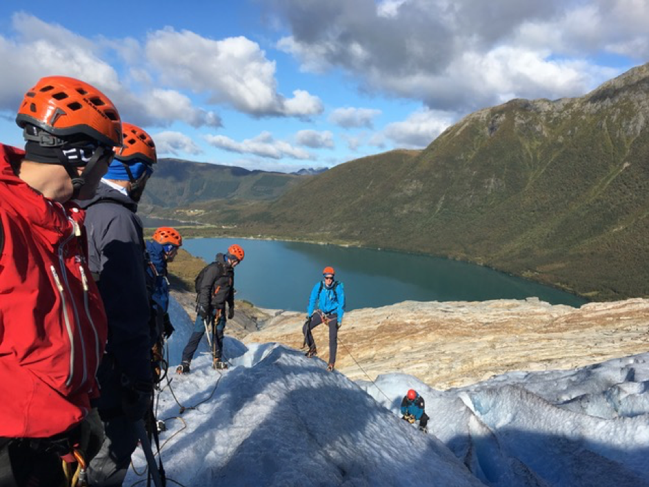 Package 2 day tour to Støtt and Svartisen