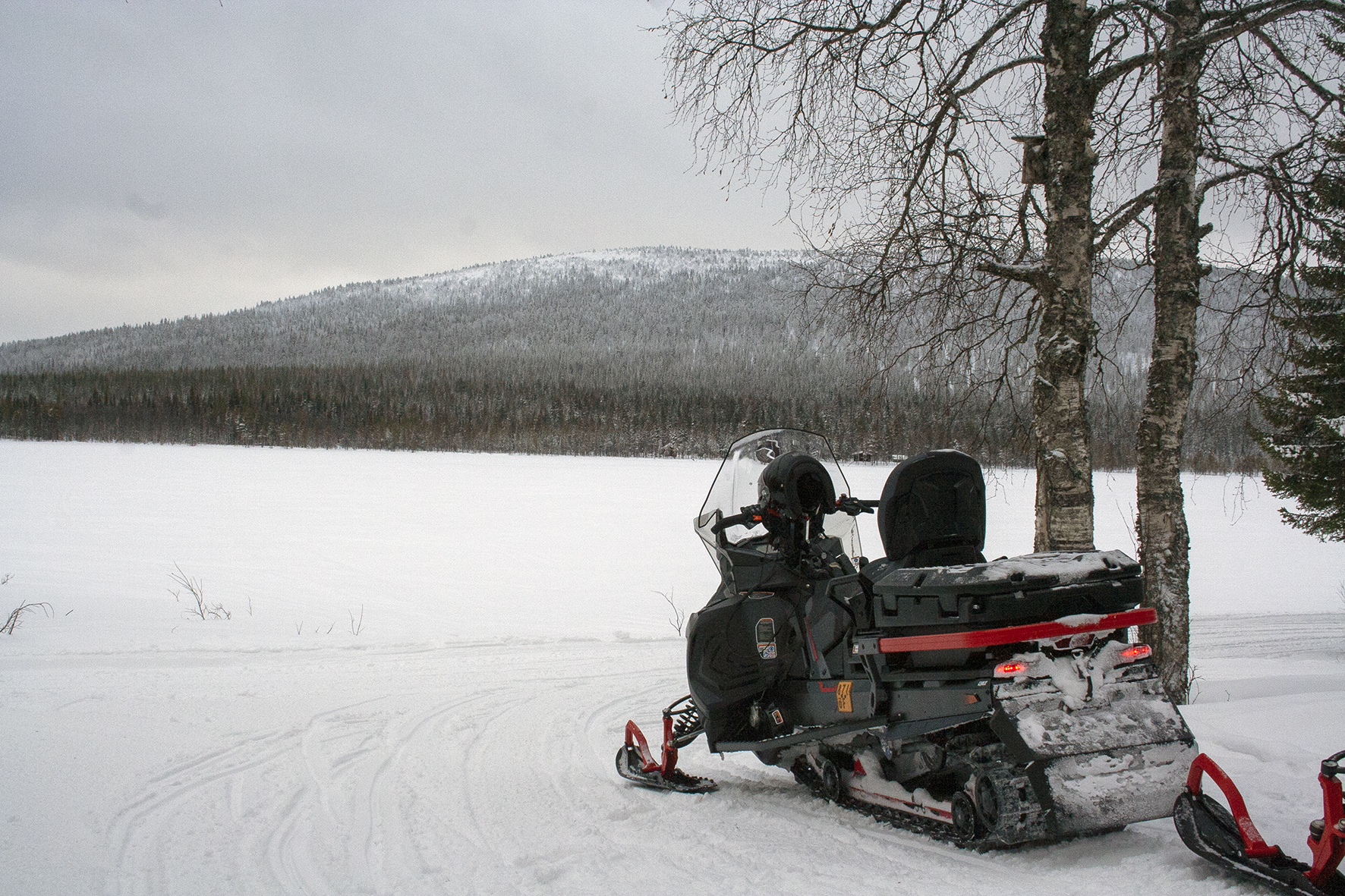 Snowmobile tour around Kätkä fell - private group