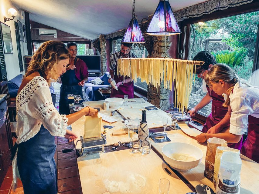 Alghero: traditional cooking class experience in Olmedo