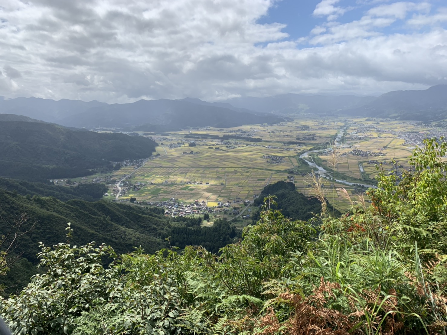 Sakado Mountain Trekking Self-Guided Tour (with lounge and hot spring bath)