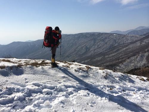 1-day ‘Heaven’s Lake’ Frozen Mountain Lake Snow Trail Trek – Guided Hangzhou Winter Hiking Trip