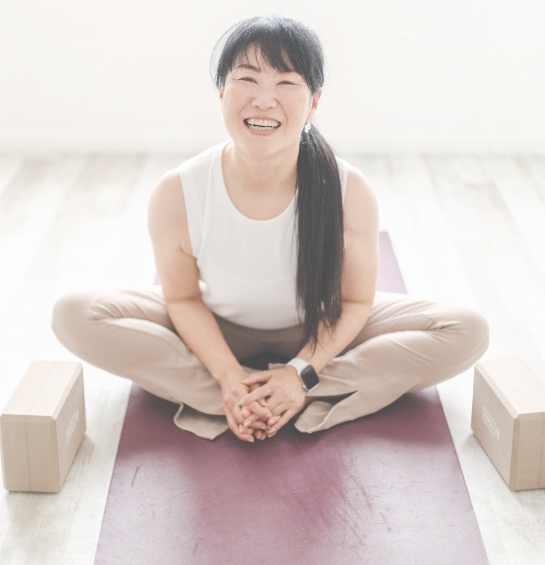 【簡単な英語】熊本城の絶景で迎える朝 ― 穏やかなモーニングヨガ