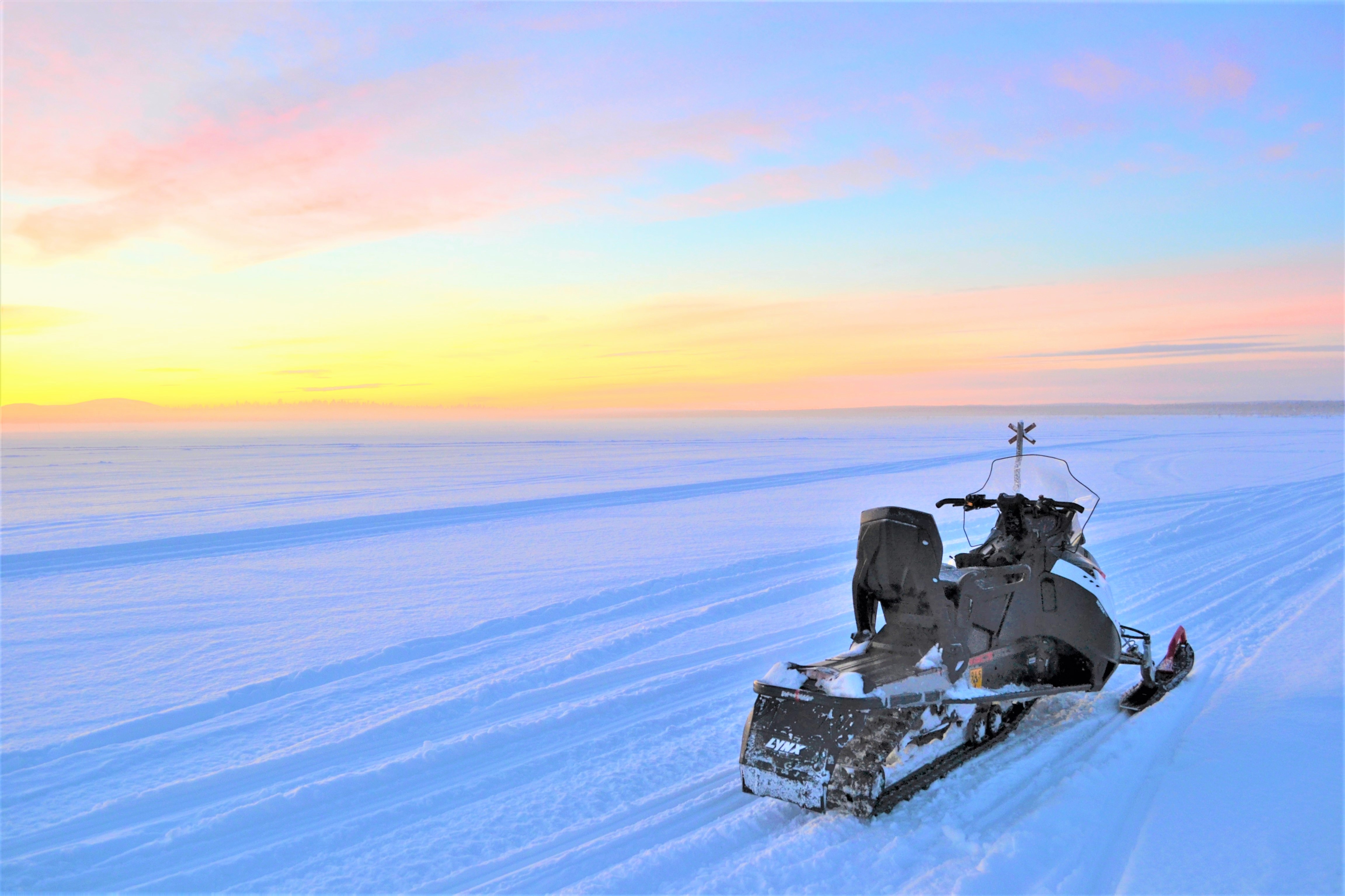 Three hours Leviloop by snowmobile - private group