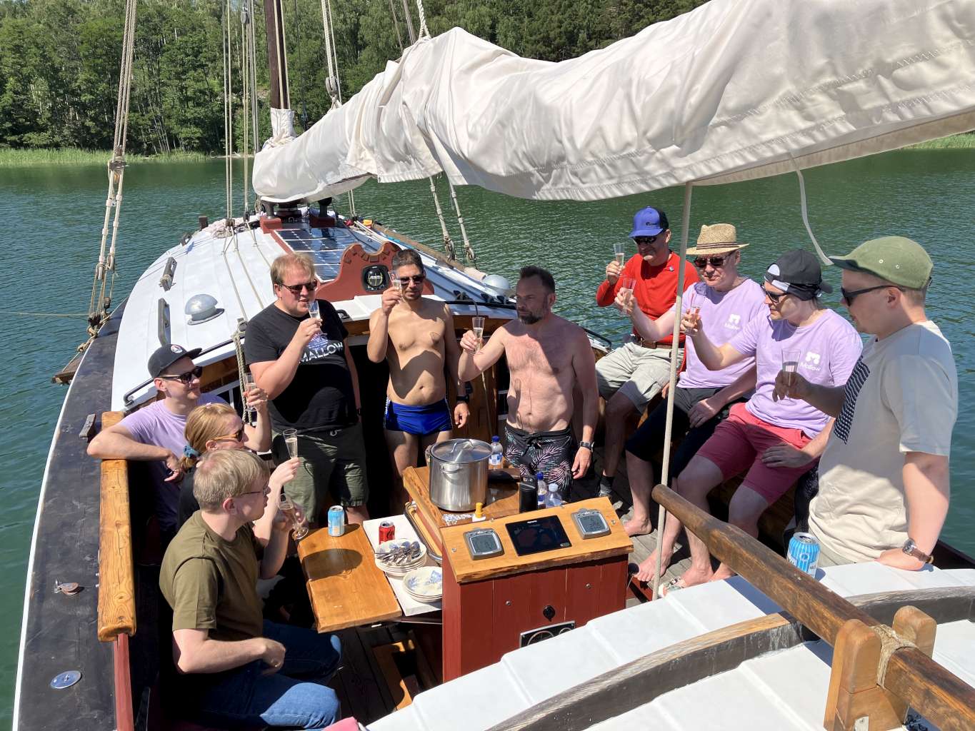 Parainen: Sailing Trip Onboard a Traditional Workboat Storbåt Tacksamheten