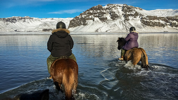 Black beach horseback riding tour