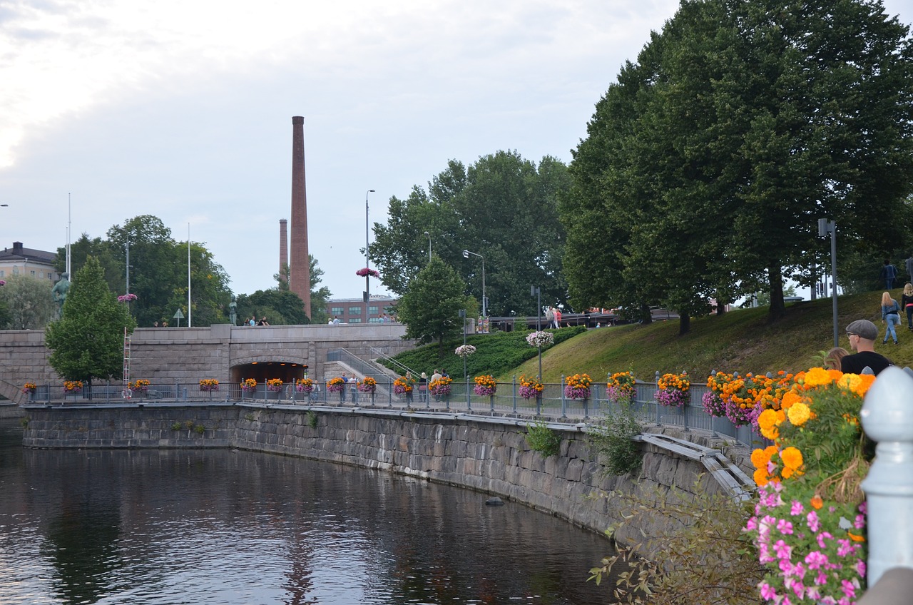 By the rushing rapids of Tammerkoski - Private Walking tour
