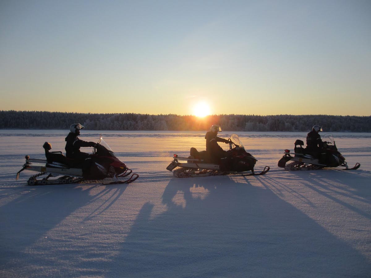 Scenery safari by snowmobile from Porosalmi through Linnansaari National Park