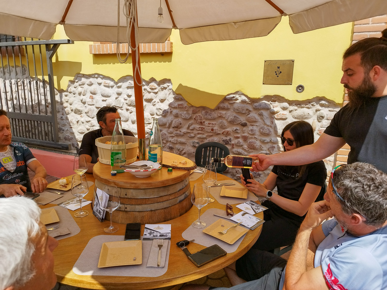 Tour and tasting of local young Wines in Valeggio