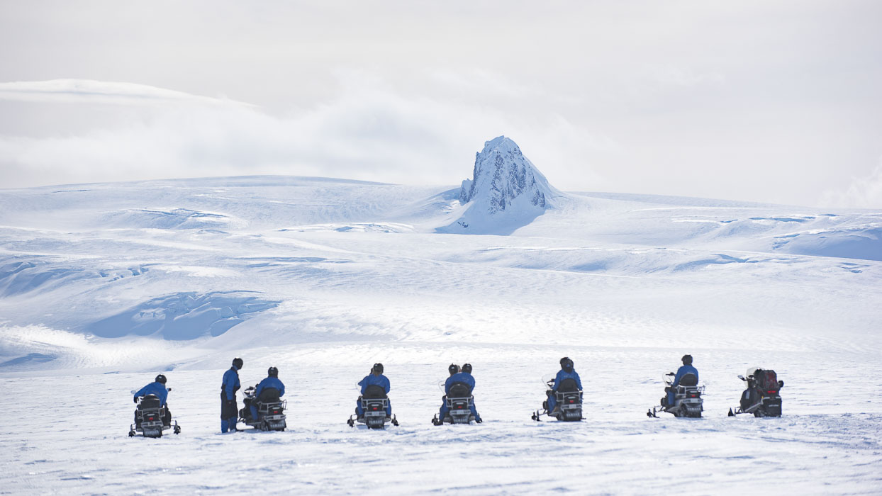 Snowmobile tour on Vatnajökull Glacier