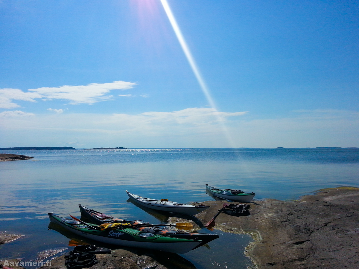 Guided Turku Archipelago Kayaking Day