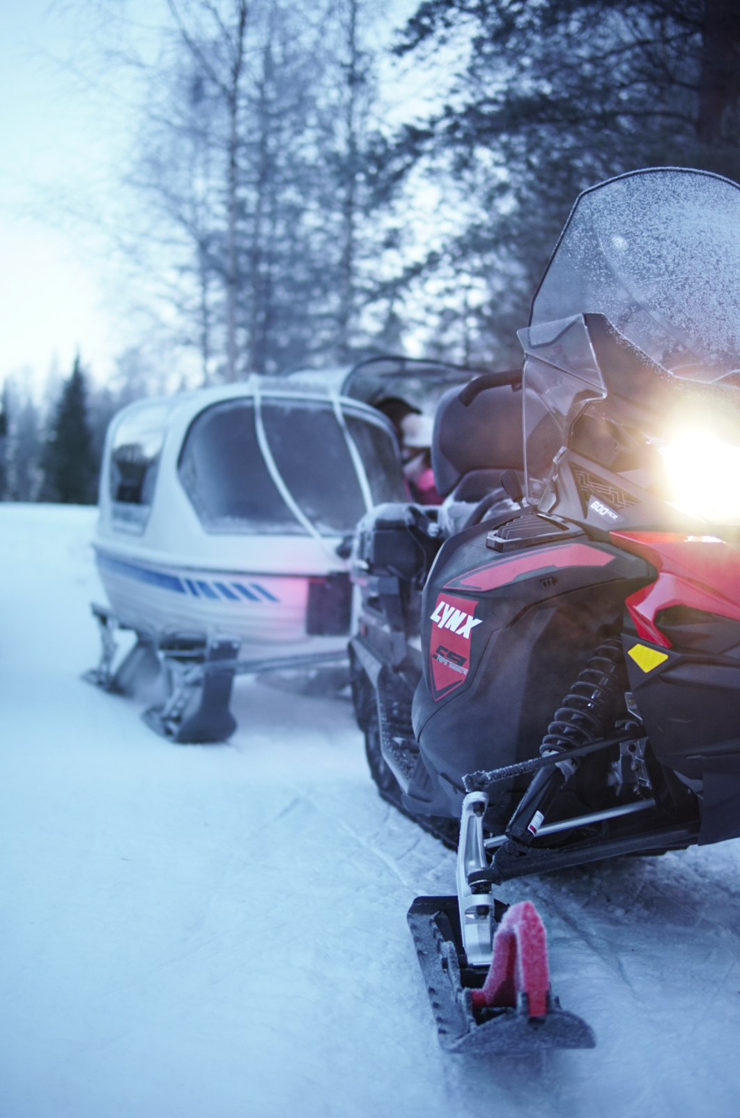 Family Snowmobile safari 1H