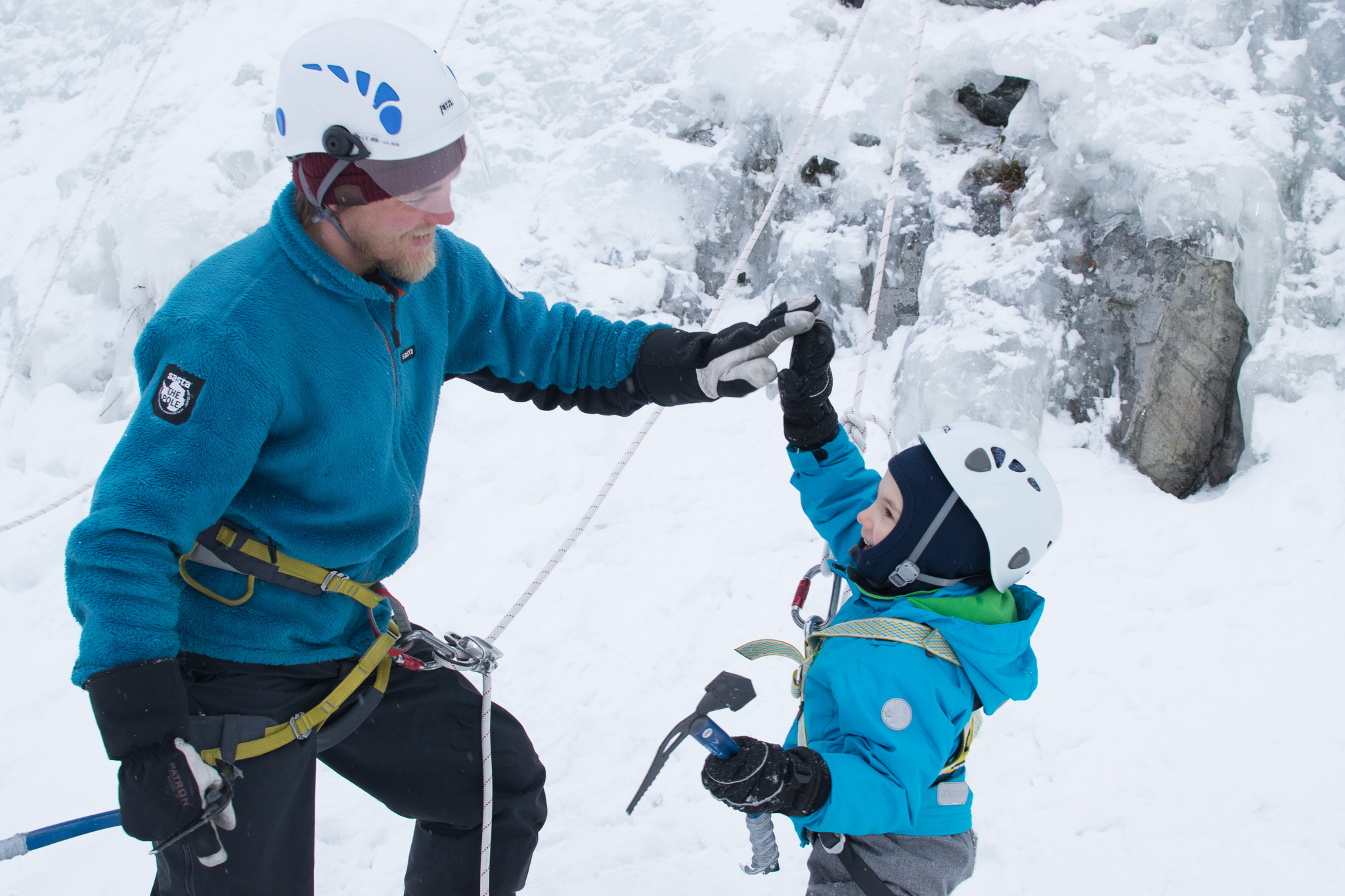 Try Ice Climbing in Pyhä Lapland – Private