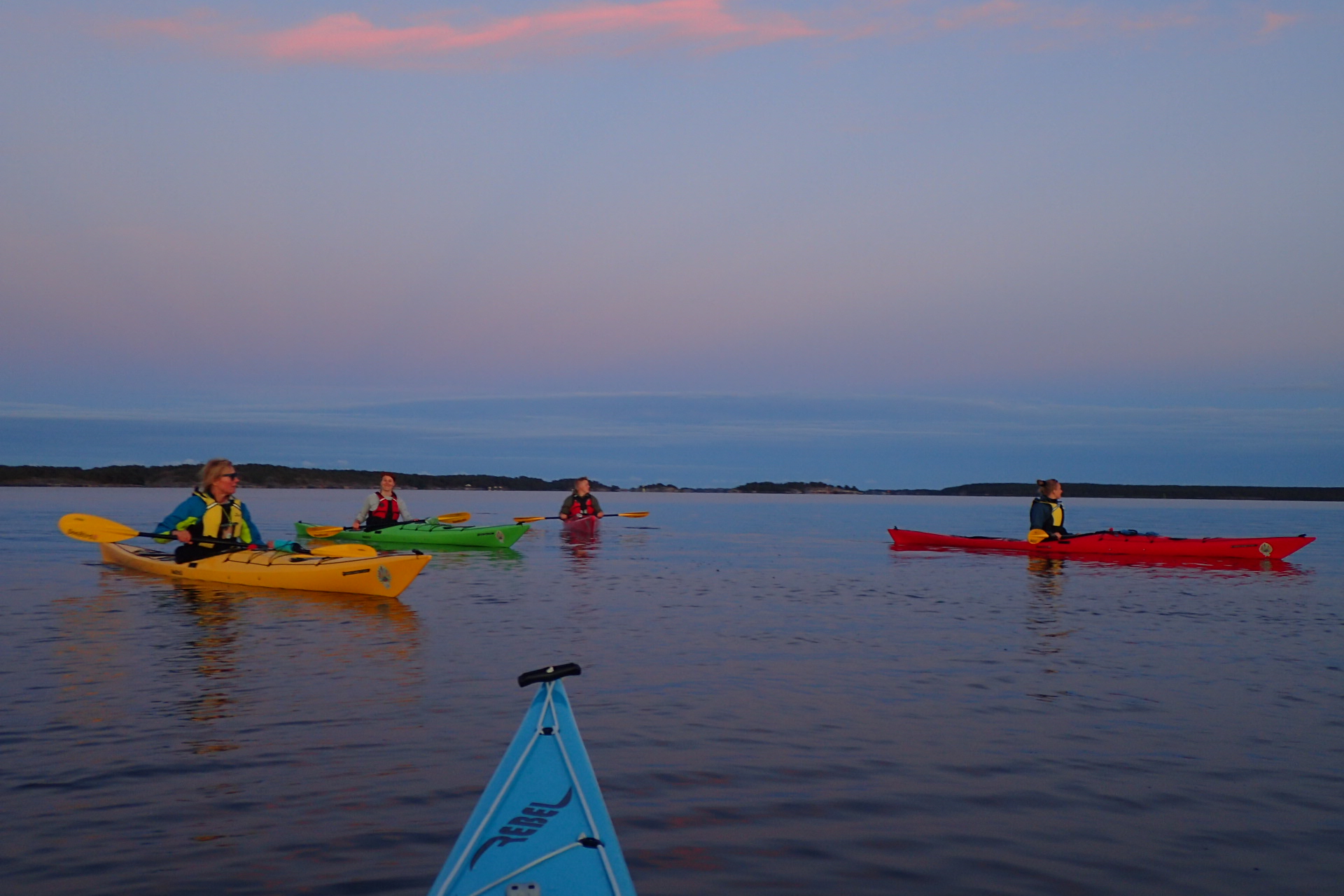 A Serene Escape: Silent Kayaking tour in the Archipelago National Park 3 hours EI AKTIIVINEN