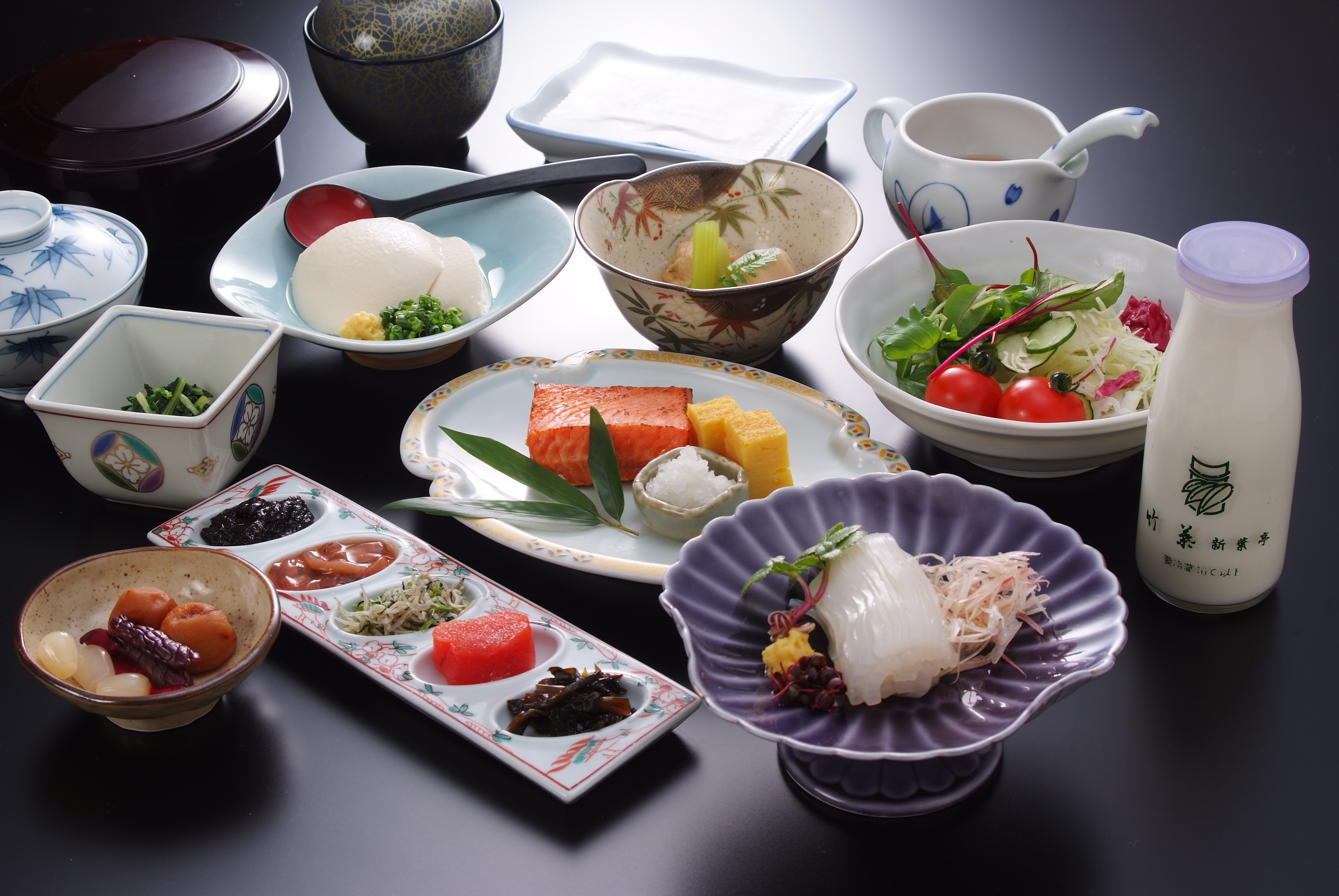 Chikuba Shinyotei Morning activity Japanese-style breakfast in a private room and hot spring bathing (limited to 1 group/day)