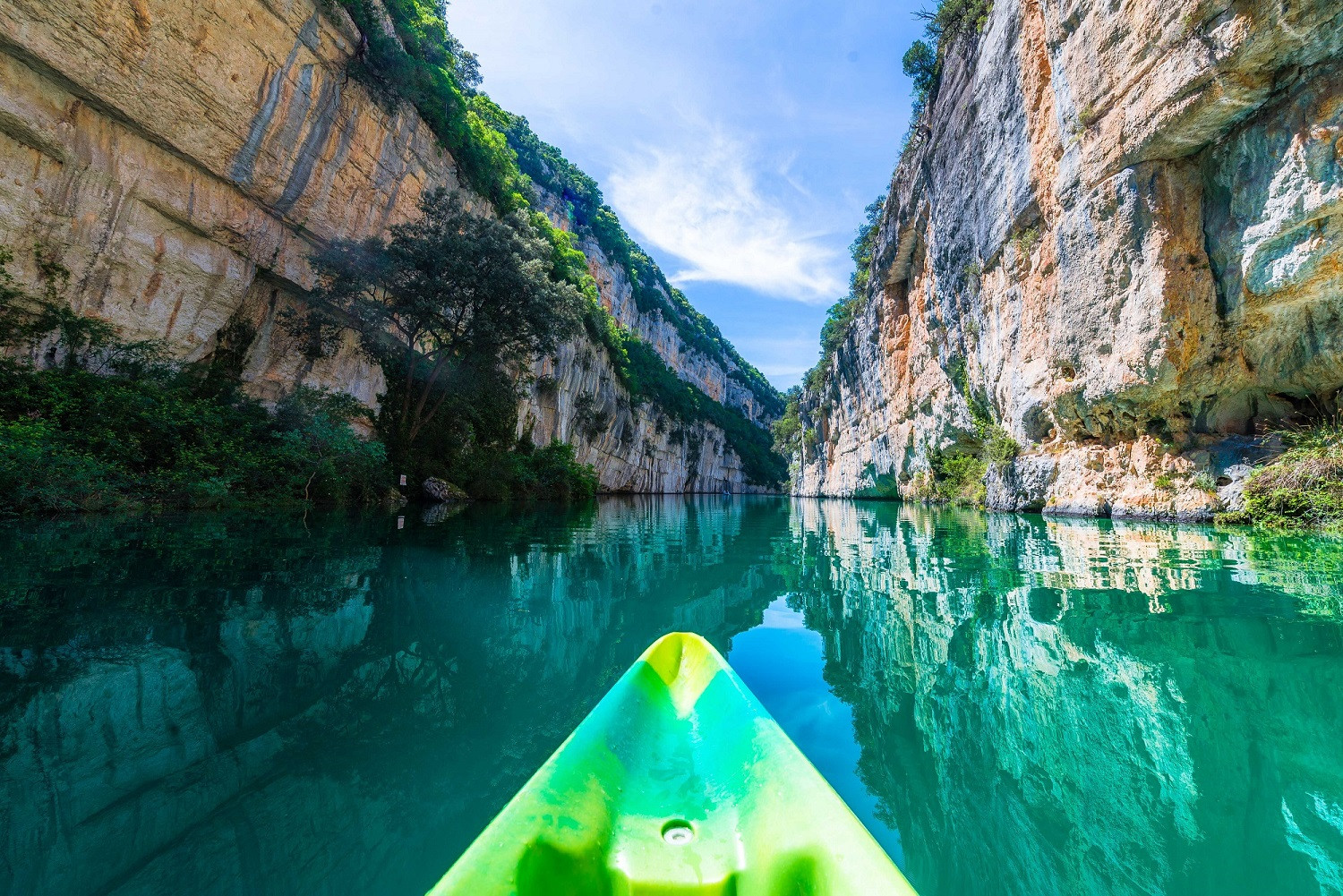 Full Day + picnic canoeing in the Basses Gorges