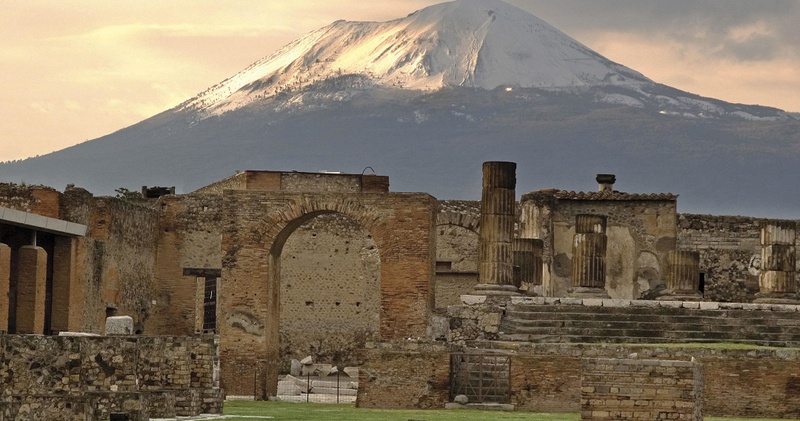 Pompeii and Vesuvius Private excursion and tickets included