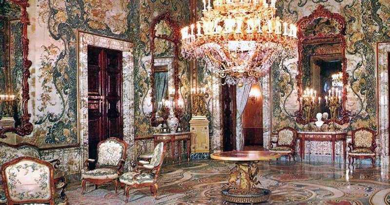 Palacio Real de Madrid (Royal Palace) Guided Tour - Private (French)