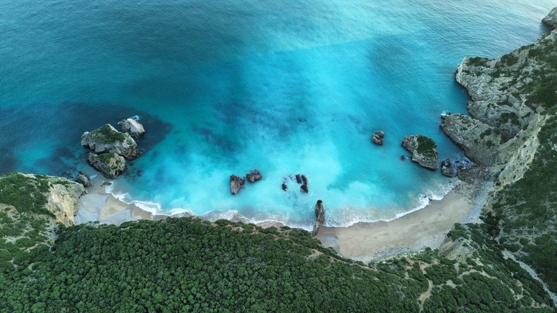 Arrábida Secret Beaches and Caves with Snorkelling