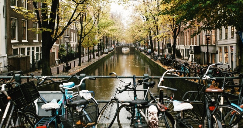 History of Amsterdam - City Center Guided Walking Tour - Private (DUTCH)