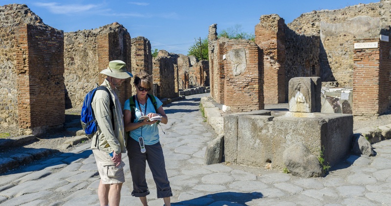 Pompeii and Herculaneum small group tour and tickets included
