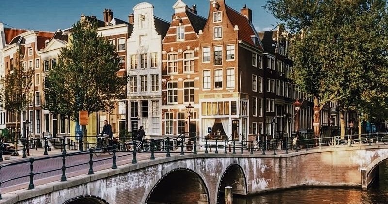 Combo: Amsterdam History - City Center + Red Light District Guided Tour - Private (DUTCH)