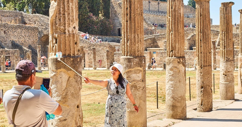 Pompeii, Positano and Sorrento small group excursion from Naples + Pompeii tickets