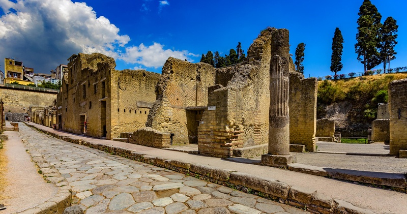 Herculaneum small group tour and skip the line tickets