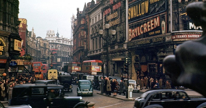 London SoHo District Guided Walking Tour - Private (French)