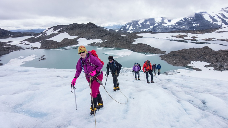 Summit hike to Uranostind (2157m) via Uranosbreen Glacier