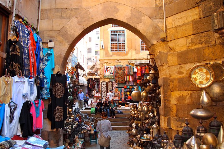 Islamic Cairo Walking Tour: Khan el Khalili, Al-Azhar Mosque