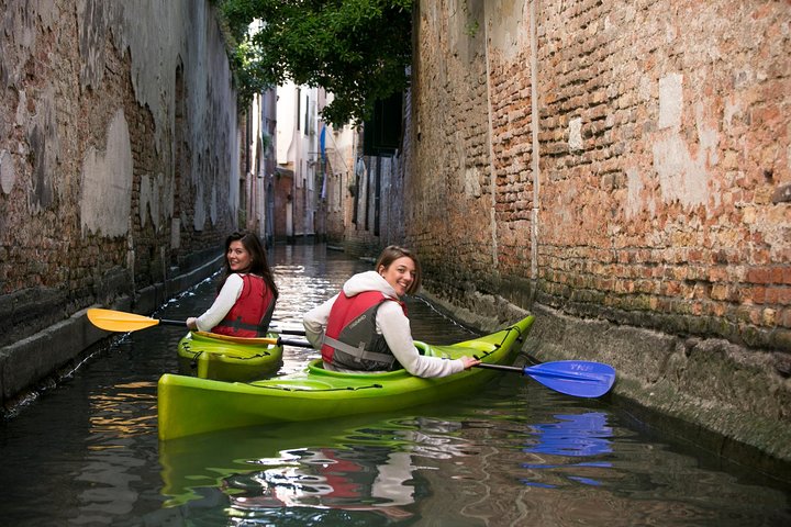 Real Venetian Kayak - Tour of Venice Canals with a Local Guide