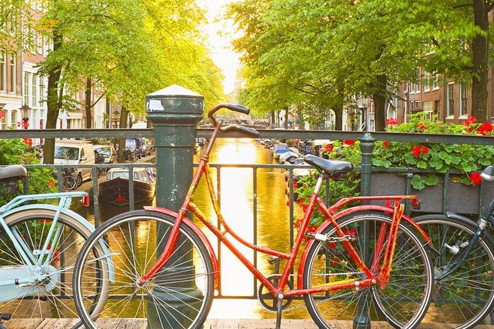 Amsterdam City Center & History - Exclusive Guided Walking Tour